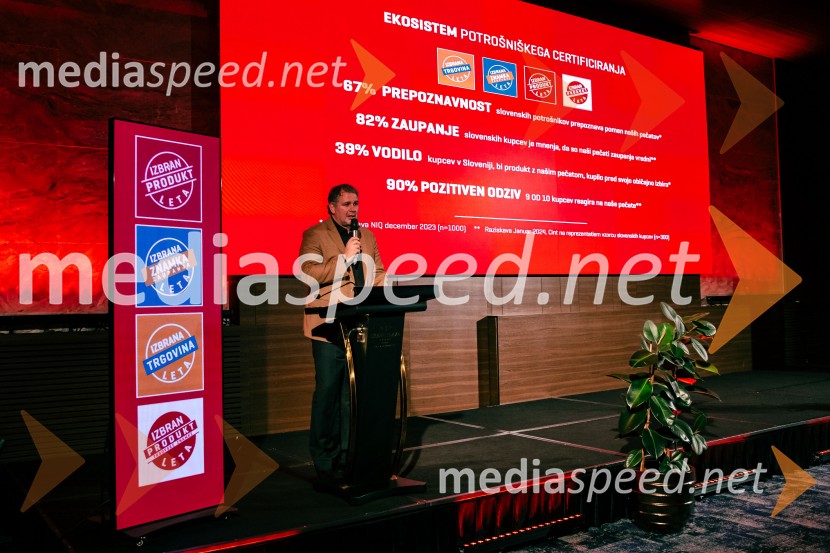  Gregor  Dolenc, direktor podjetja POY AdriaIzbran produkt leta 2025, podelitev priznanj