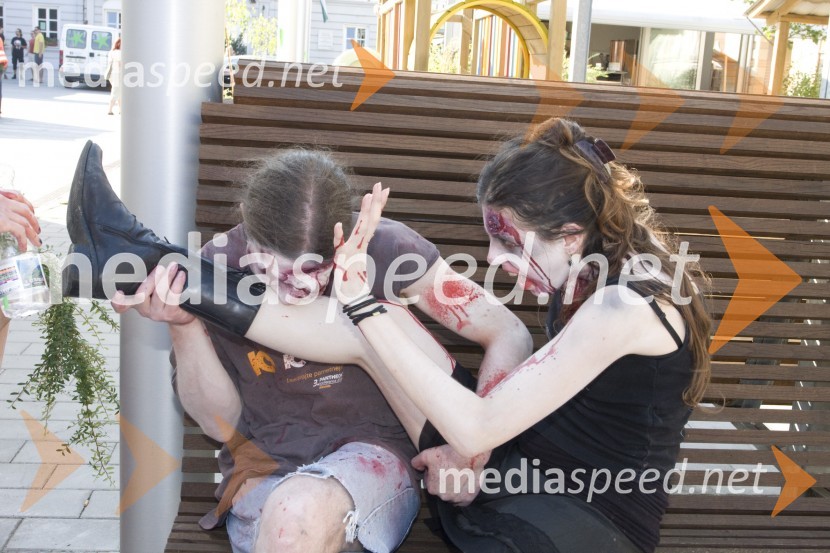 Zombie walk na Grossmannovem festivaluGrossmannov festival filma in vina, zaključek