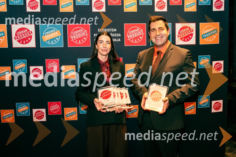  Natalija Pagon, vodja marketinga Eurospin Eko;  Jure  Kumljanc, specialist za digitalni marketing in dogodke, Eurospin eko d.o.o.Izbran produkt leta 2025, podelitev priznanj