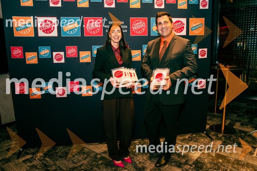  Natalija Pagon, vodja marketinga Eurospin Eko;  Jure  Kumljanc, specialist za digitalni marketing in dogodke, Eurospin eko d.o.o.Izbran produkt leta 2025, podelitev priznanj