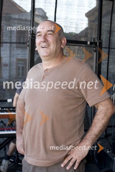 Vlado Poredoš, pevec skupine OrlekiGrossmannov festival filma in vina, zaključek