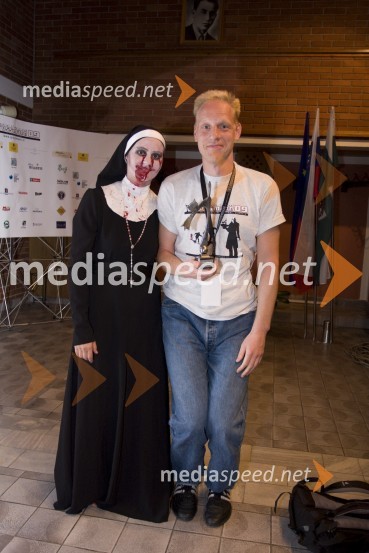 Selma Franov, povezovalka programa in Jörg Buttgereit, režiser iz BerlinaGrossmannov festival filma in vina, zaključek