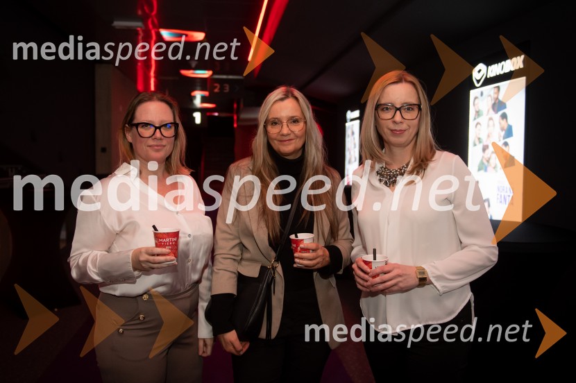  Mila Bezjak, igralka;  Duška  Žolger, Pepermint PR;  Ksenija Arzenšek, pomočnica direktorja MARIBOXBridget Jones: Nora na fanta v kinu Maribox