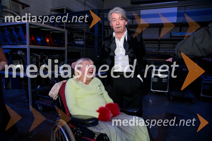  Barbara Pešut, pisateljica, pesnica;  Robert Pešut - Magnifico, glasbenikMagnifico koncert