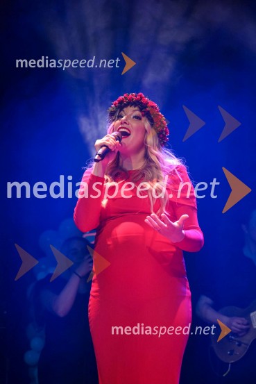  Tjaša Hrovat Steklasa, pevkaUroš in Tjaša Steklasa zaključila turnejo Babyshower