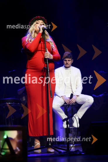  Tjaša Hrovat Steklasa, pevka;  Uroš Steklasa, glasbenikUroš in Tjaša Steklasa zaključila turnejo Babyshower