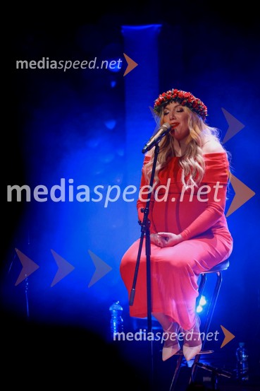  Tjaša Hrovat Steklasa, pevkaUroš in Tjaša Steklasa zaključila turnejo Babyshower