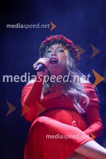  Tjaša Hrovat Steklasa, pevkaUroš in Tjaša Steklasa zaključila turnejo Babyshower