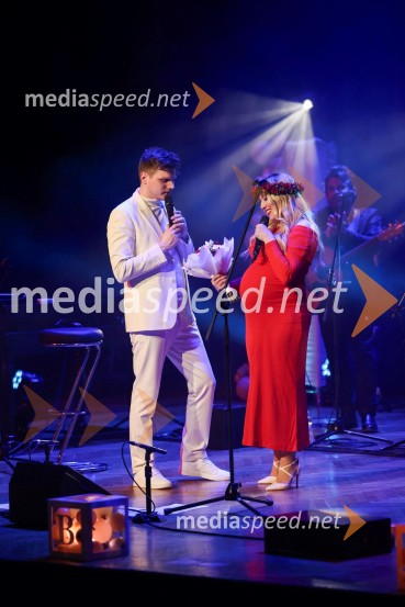  Uroš Steklasa, glasbenik;  Tjaša Hrovat Steklasa, pevkaUroš in Tjaša Steklasa zaključila turnejo Babyshower