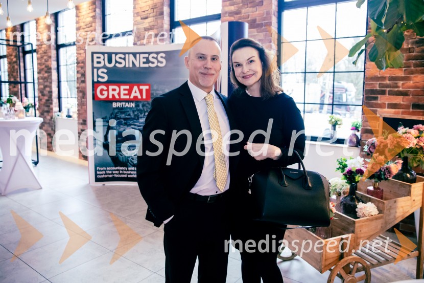 Čaj z razlogom: Reševanje kadrovske sestavljanke v Sloveniji