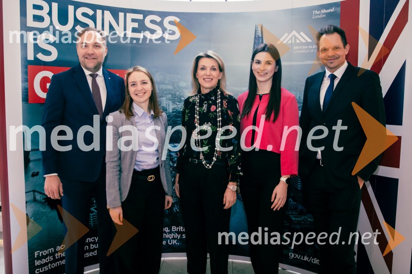  Mart D. Buh, vodja poslovnega razvoja, Britansko-slovenska gospodarska zbornica;  Špela Drobnič Rener, Britansko-slovenska gospodarska zbornica;  Barbara Uranjek, direktorica, Britansko-slovenska gospodarska zbornica;  Tara Pleško, Britansko-slovenska gospodarska zbornica;  Žiga Flšer, Britansko-slovenska gospodarska zbornicaČaj z razlogom: Reševanje kadrovske sestavljanke v Sloveniji