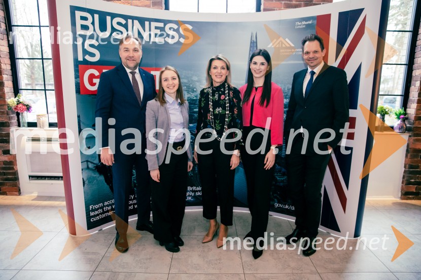  Mart D. Buh, vodja poslovnega razvoja, Britansko-slovenska gospodarska zbornica;  Špela Drobnič Rener, Britansko-slovenska gospodarska zbornica;  Barbara Uranjek, direktorica, Britansko-slovenska gospodarska zbornica;  Tara Pleško, Britansko-slovenska gospodarska zbornica;  Žiga Flšer, Britansko-slovenska gospodarska zbornicaČaj z razlogom: Reševanje kadrovske sestavljanke v Sloveniji