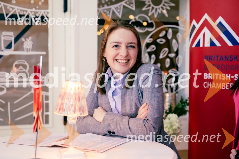  Špela Drobnič Rener, Britansko-slovenska gospodarska zbornicaČaj z razlogom: Reševanje kadrovske sestavljanke v Sloveniji