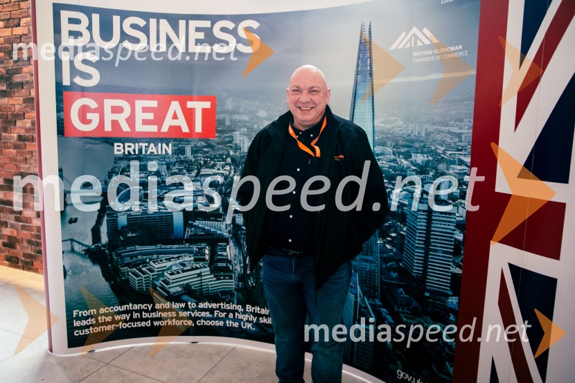 Čaj z razlogom: Reševanje kadrovske sestavljanke v Sloveniji