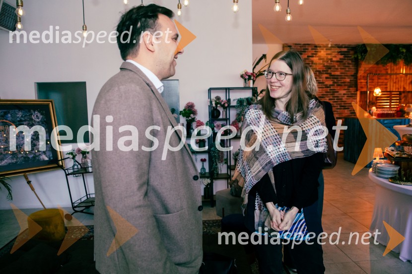 Čaj z razlogom: Reševanje kadrovske sestavljanke v Sloveniji