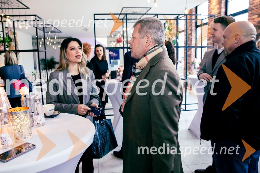 Čaj z razlogom: Reševanje kadrovske sestavljanke v Sloveniji