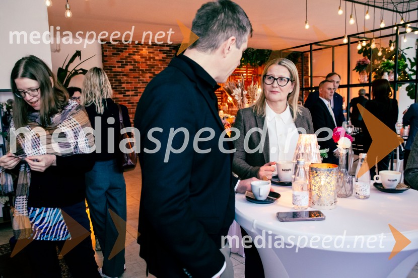 Čaj z razlogom: Reševanje kadrovske sestavljanke v Sloveniji