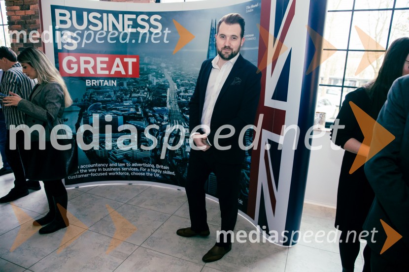  Miha Murn, predsednik AAMI Corporation, predsednik Botticellijevega kluba, predsednik Salvadorjevega kluba, direktor Zavoda AAMI, umetnikČaj z razlogom: Reševanje kadrovske sestavljanke v Sloveniji