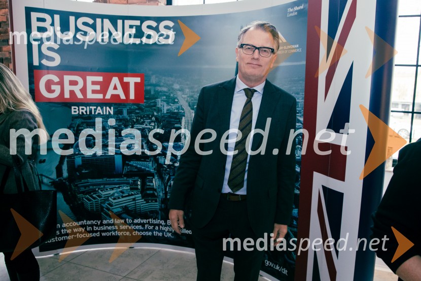 Čaj z razlogom: Reševanje kadrovske sestavljanke v Sloveniji