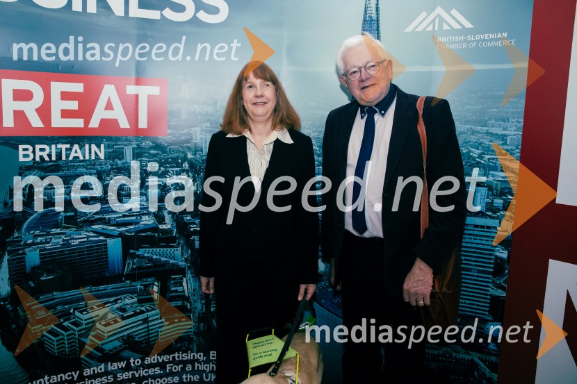  Victoria Harrison, britanska veleposlanica v Sloveniji;  ... Čaj z razlogom: Reševanje kadrovske sestavljanke v Sloveniji