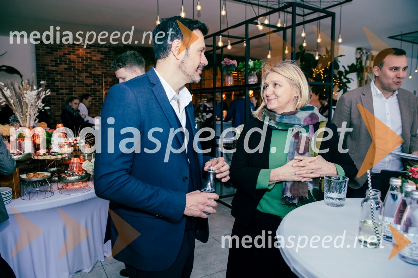 Čaj z razlogom: Reševanje kadrovske sestavljanke v Sloveniji