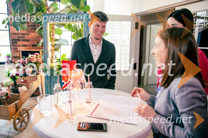  ... ;  Špela Drobnič Rener, Britansko-slovenska gospodarska zbornicaČaj z razlogom: Reševanje kadrovske sestavljanke v Sloveniji