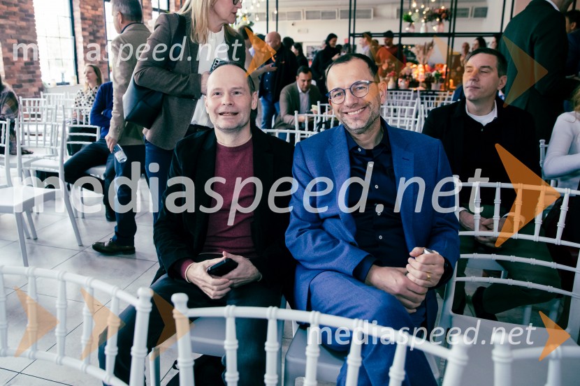 Čaj z razlogom: Reševanje kadrovske sestavljanke v Sloveniji