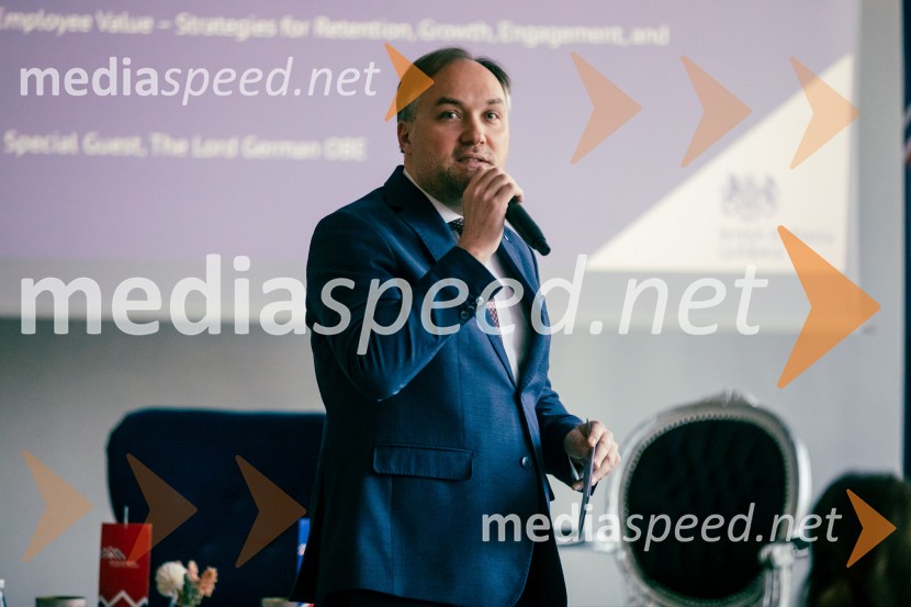  Mart D. Buh, vodja poslovnega razvoja, Britansko-slovenska gospodarska zbornicaČaj z razlogom: Reševanje kadrovske sestavljanke v Sloveniji