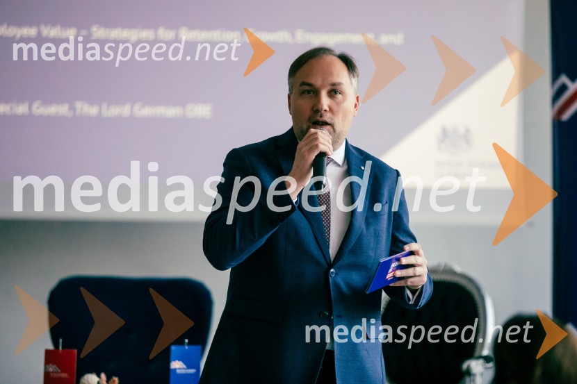  Mart D. Buh, vodja poslovnega razvoja, Britansko-slovenska gospodarska zbornicaČaj z razlogom: Reševanje kadrovske sestavljanke v Sloveniji