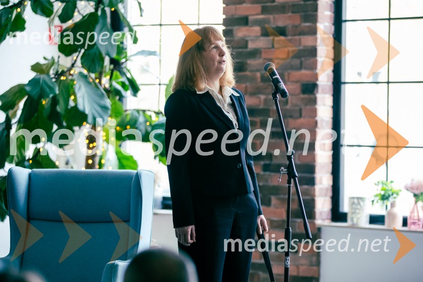  Victoria Harrison, britanska veleposlanica v SlovenijiČaj z razlogom: Reševanje kadrovske sestavljanke v Sloveniji