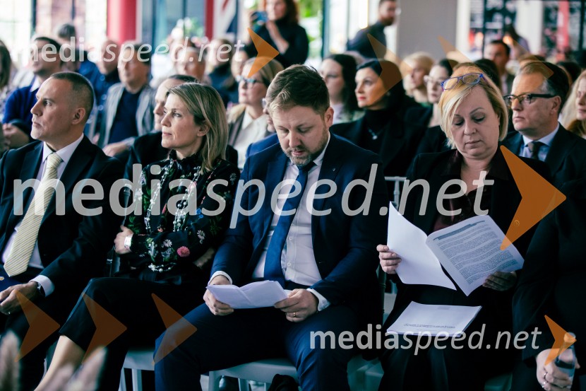 Čaj z razlogom: Reševanje kadrovske sestavljanke v Sloveniji