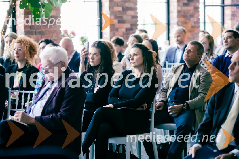 Čaj z razlogom: Reševanje kadrovske sestavljanke v Sloveniji