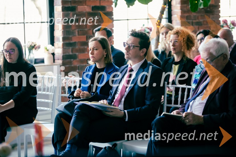 Čaj z razlogom: Reševanje kadrovske sestavljanke v Sloveniji