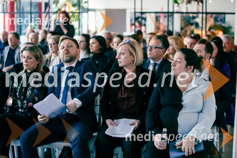 Čaj z razlogom: Reševanje kadrovske sestavljanke v Sloveniji