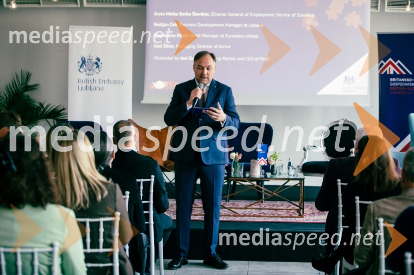  Mart D. Buh, vodja poslovnega razvoja, Britansko-slovenska gospodarska zbornicaČaj z razlogom: Reševanje kadrovske sestavljanke v Sloveniji