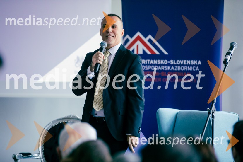 Čaj z razlogom: Reševanje kadrovske sestavljanke v Sloveniji