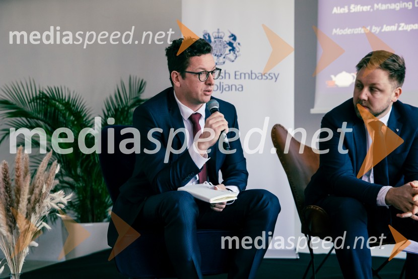 Čaj z razlogom: Reševanje kadrovske sestavljanke v Sloveniji