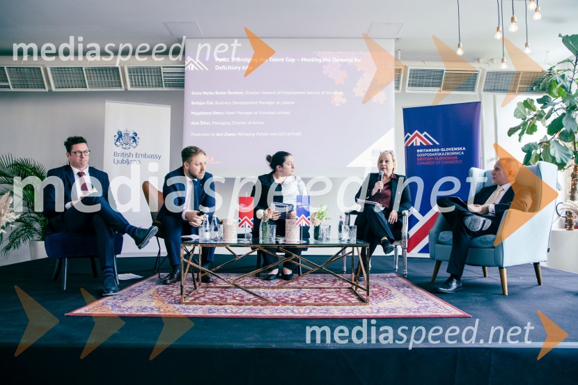 Čaj z razlogom: Reševanje kadrovske sestavljanke v Sloveniji