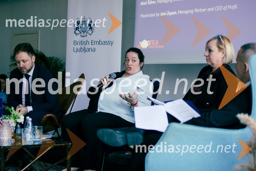 Čaj z razlogom: Reševanje kadrovske sestavljanke v Sloveniji