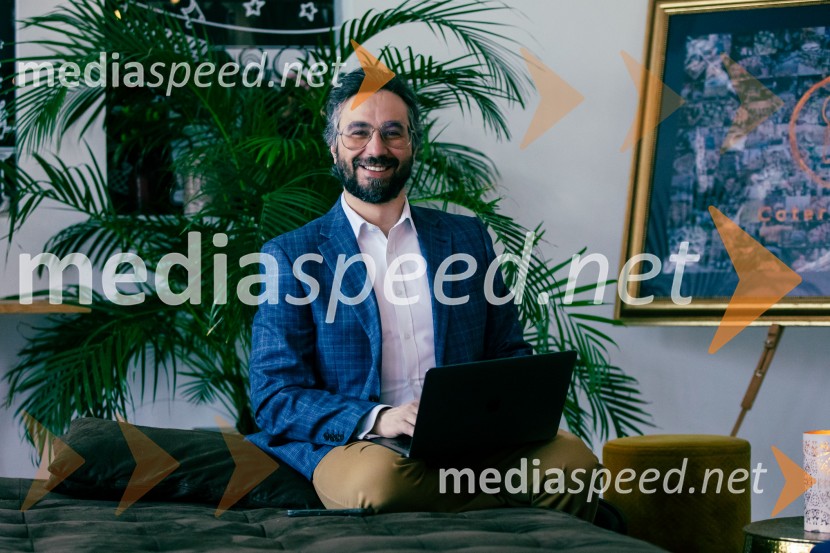 Čaj z razlogom: Reševanje kadrovske sestavljanke v Sloveniji