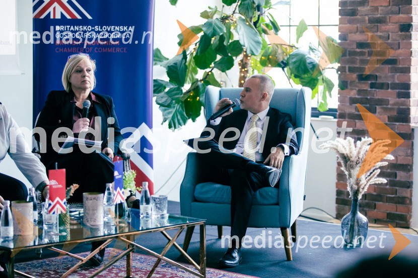 Čaj z razlogom: Reševanje kadrovske sestavljanke v Sloveniji