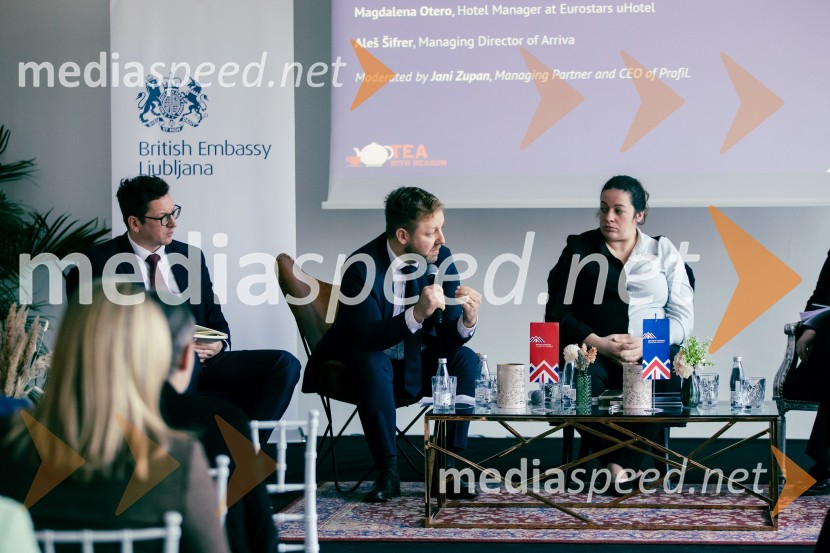 Čaj z razlogom: Reševanje kadrovske sestavljanke v Sloveniji