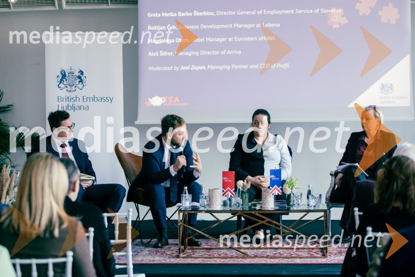 Čaj z razlogom: Reševanje kadrovske sestavljanke v Sloveniji