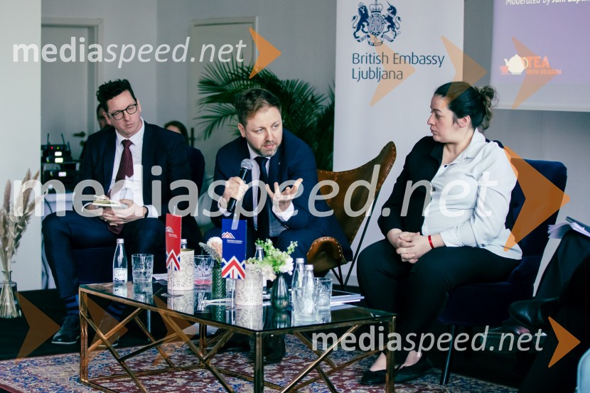 Čaj z razlogom: Reševanje kadrovske sestavljanke v Sloveniji