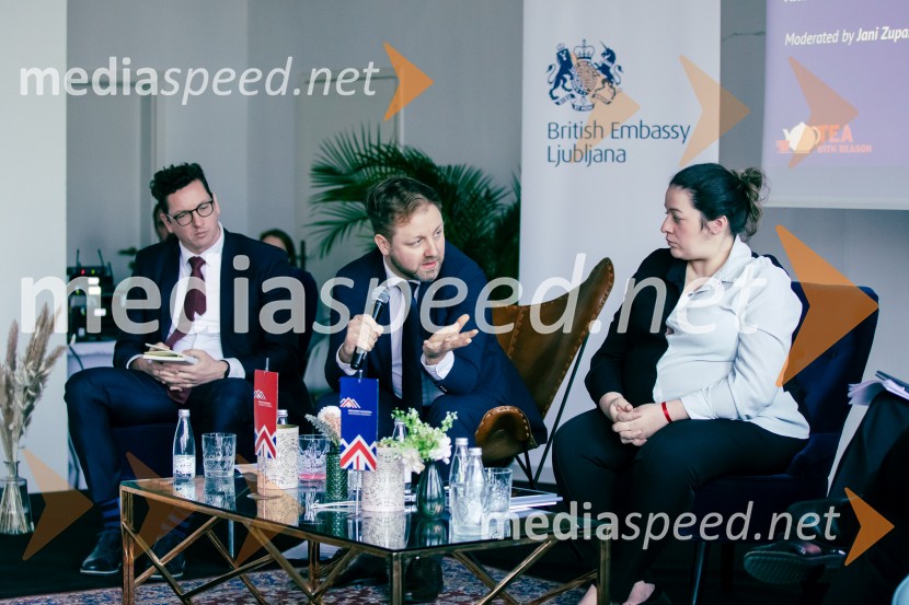 Čaj z razlogom: Reševanje kadrovske sestavljanke v Sloveniji