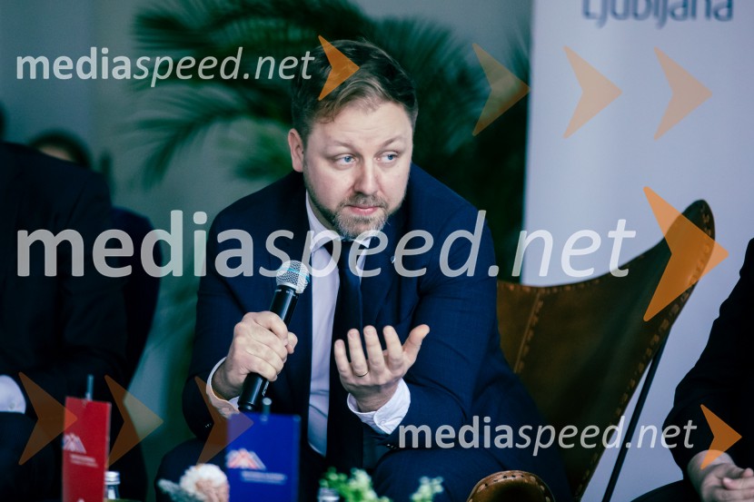  Borut Čeh, soustanovitelj in izvršni direktor, Labena d.o.o.Čaj z razlogom: Reševanje kadrovske sestavljanke v Sloveniji