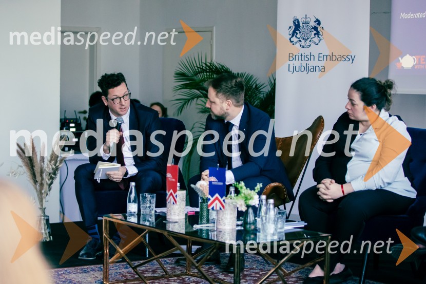 Čaj z razlogom: Reševanje kadrovske sestavljanke v Sloveniji