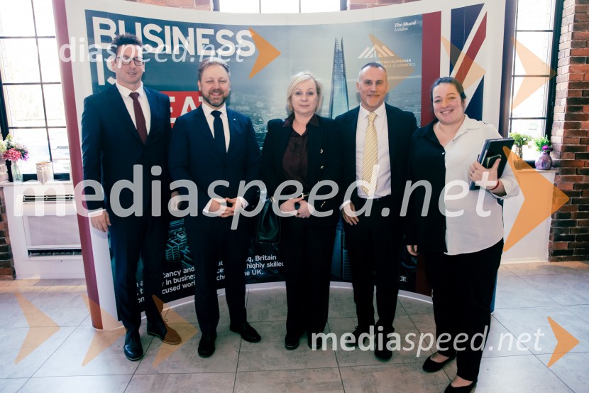 Čaj z razlogom: Reševanje kadrovske sestavljanke v Sloveniji