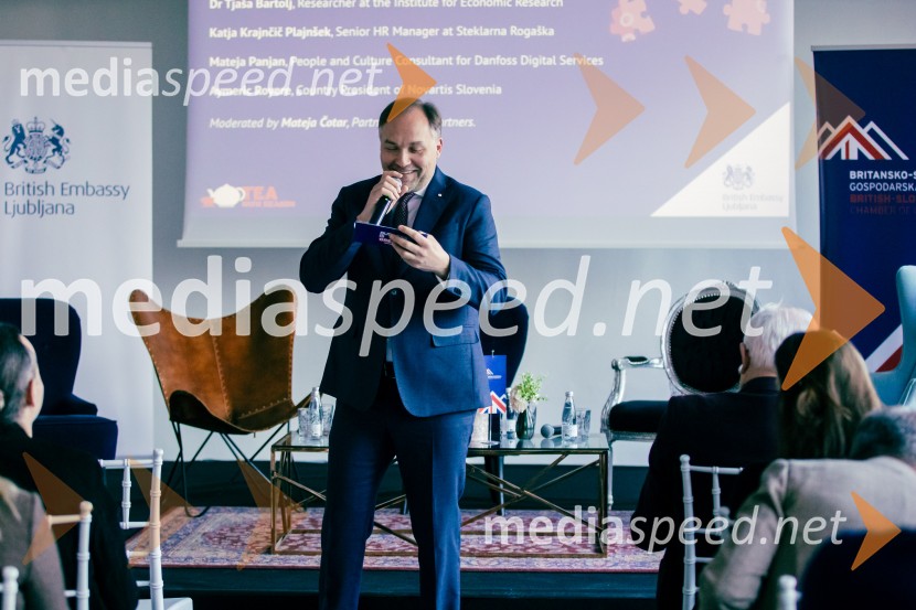 Mart D. Buh, vodja poslovnega razvoja, Britansko-slovenska gospodarska zbornicaČaj z razlogom: Reševanje kadrovske sestavljanke v Sloveniji