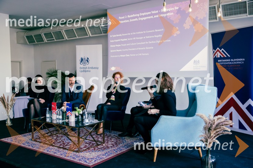 Čaj z razlogom: Reševanje kadrovske sestavljanke v Sloveniji